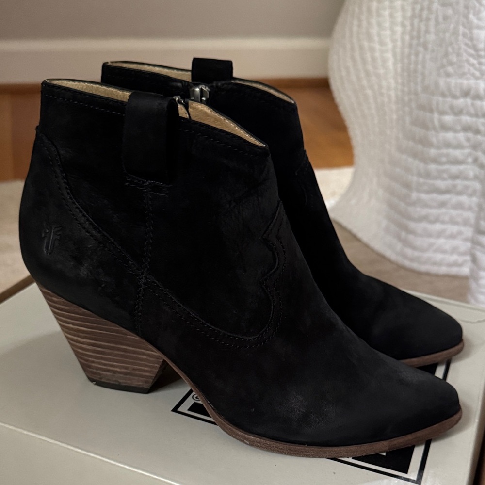 Frye Reina ankle boot 8 M